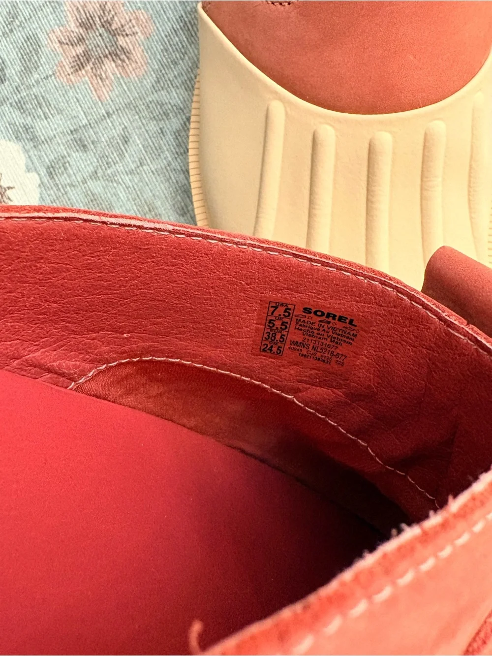 Sorel Slip-On Clog in Cream & Rust Red